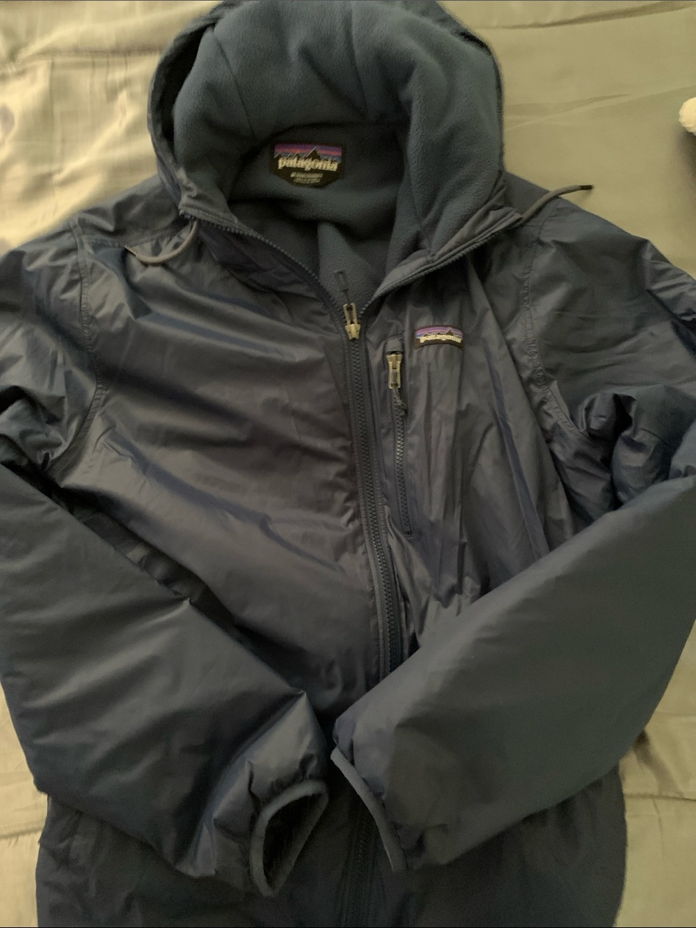 Patagonia Dark Navy Hooded Outdoor Jacket Men’s Mojave Trail hoody